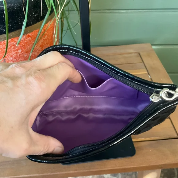 Coach Black Optic Signature C Clutch, Fits IPhone pro max, Purple Lining EUC - Picture 8 of 8